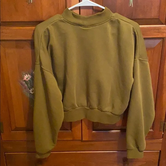 Nike Cropped Sweatshirt - Picture 2 of 5